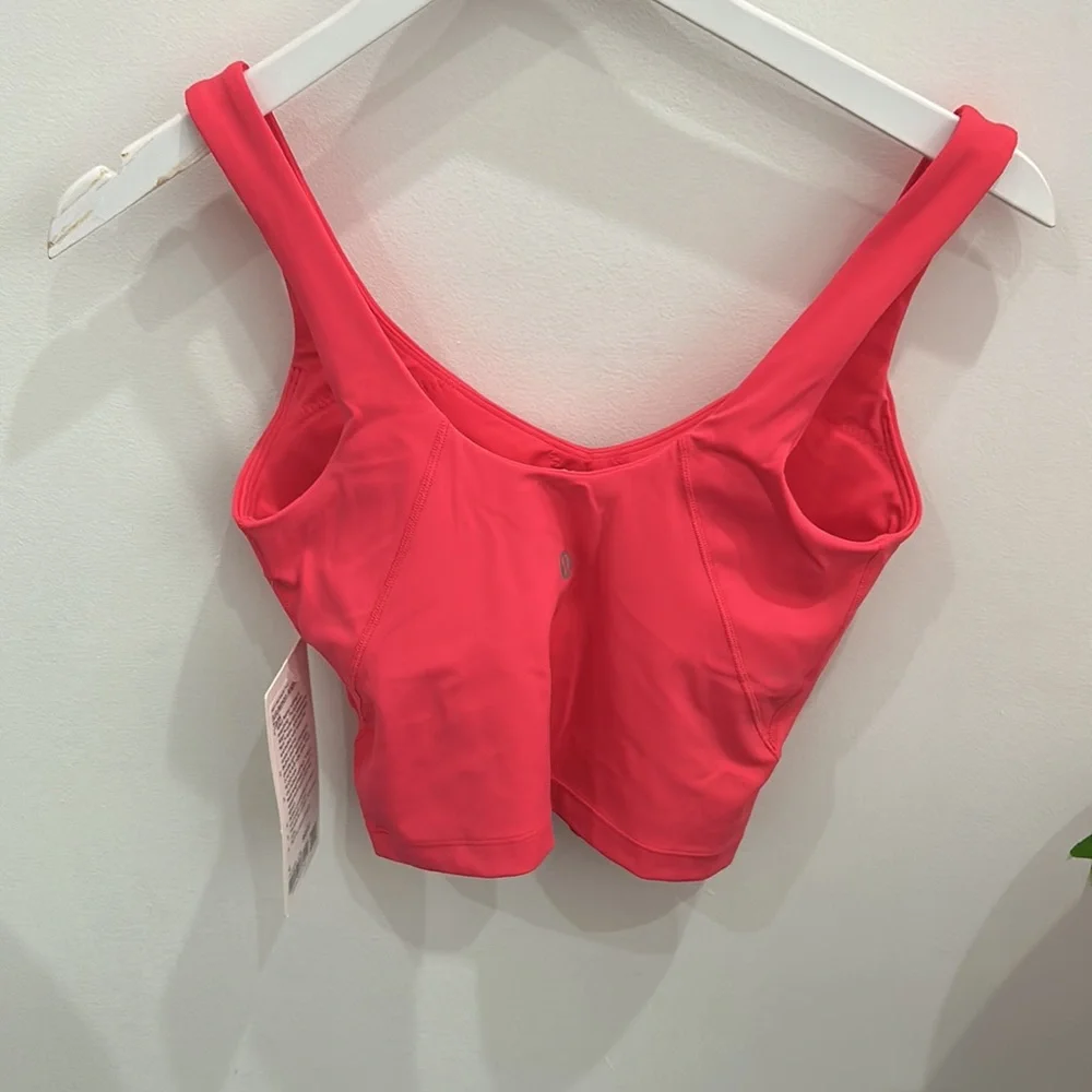 lululemon athletica reposhing this